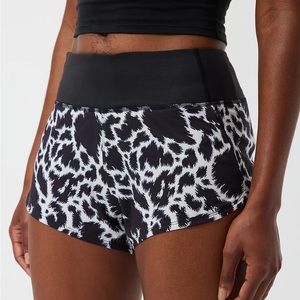 Outdoor Voices Hudson 2.5 short